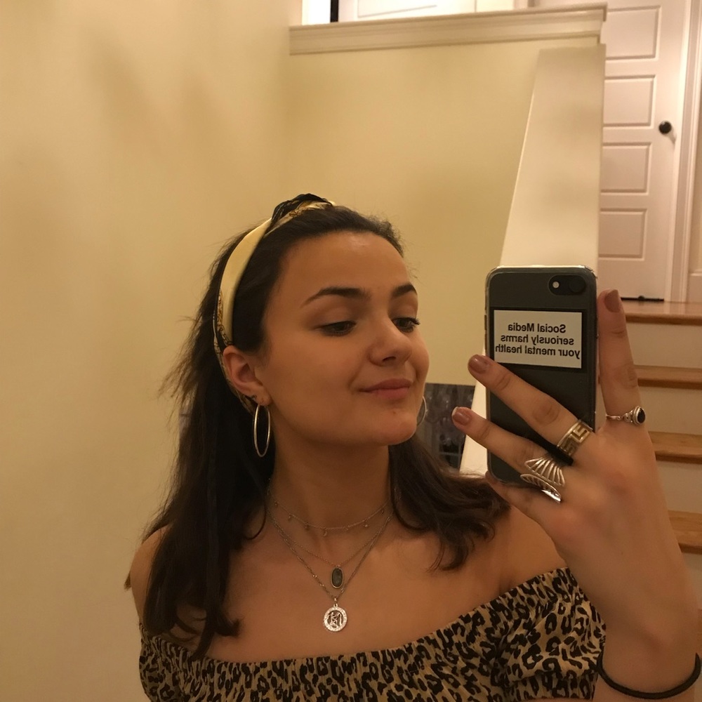 Meet your Posher, Julia